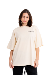 Camiseta beige logotipo CUOTTI en el pecho a la izquierda