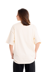 Camiseta beige logotipo CUOTTI en el pecho a la izquierda